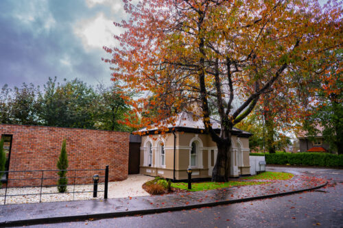 Gatehouse from curved extension aspect